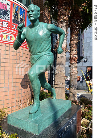 フェアープレーの像(タカハシくん)（道頓堀橋北詰･大阪市中央区） 9896723