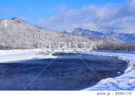 角館・桧木内川の雪景色 角館・桧木内川の雪景色 9896729
