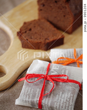 パウンドケーキ 個包装 (縦位置) パウンドケーキ 個包装 (縦位置) 9901204