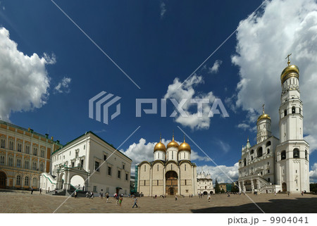 Cathedral Square or Sobornaya Square, Moscow Kremlin (panorama), Russia. UNESCO World Heritage Site Cathedral Square or Sobornaya Square, Moscow Kremlin (panorama), Russia. UNESCO World Heritage Site 9904041