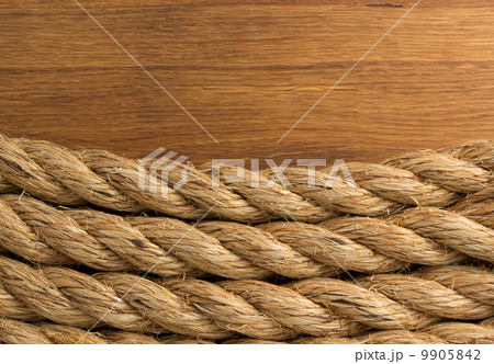 ship ropes on wood 9905842