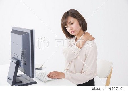 肩こりのビジネスウーマン 9907104