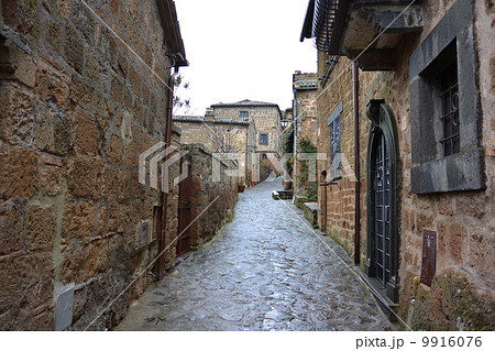 チビタ・ディ・バニョレージョ　町並み 9916076