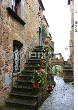 チビタ・ディ・バニョレージョ　町並み 9916077