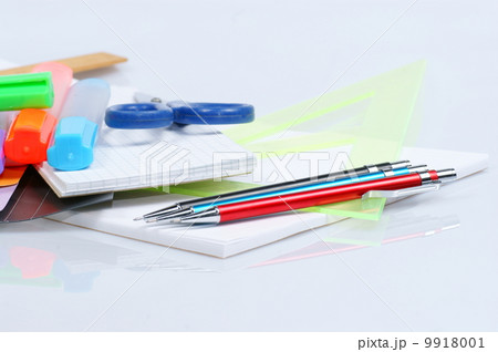 back to school, close-ups, school supplies 9918001