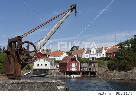 Old crane in Sogndalstrand (Rogaland, Norway) 9921179