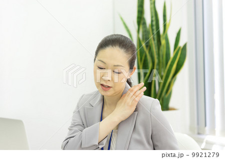 働くビジネスウーマン 働くビジネスウーマン 9921279