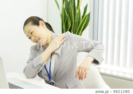 働くビジネスウーマン 働くビジネスウーマン 9921280