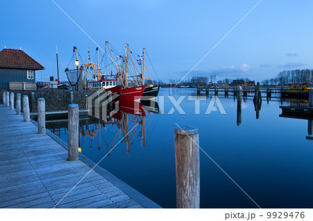 sailboats on lake in dusk, Zoutkamp 9929476