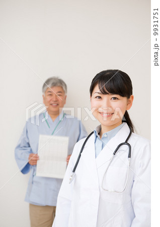 女医と患者 女医と患者 9931751
