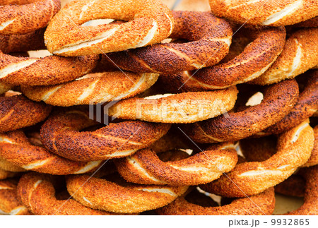 Many fresh Turkish bagels with sesame 9932865