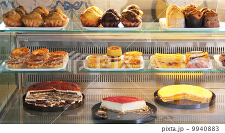 Traditional portugal cakes 9940883