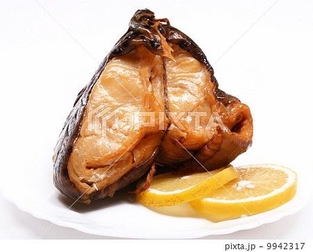 Smoke-cured catfish with lemon 9942317