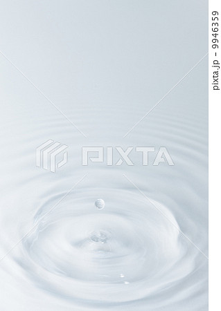 水滴 9946359