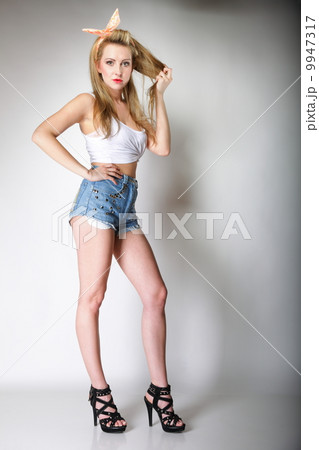 beautiful blonde woman retro styling beautiful blonde woman retro styling 9947317