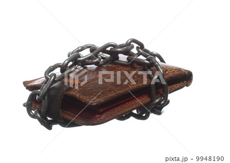 Empty wallet in chain - poor economy, end of spending Empty wallet in chain - poor economy, end of spending 9948190