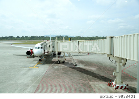 Aircraft loading massager 9953401