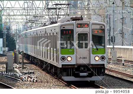 都営新宿線　10-000形電車 9954058