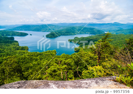 scenery around lake jocasse gorge 9957356