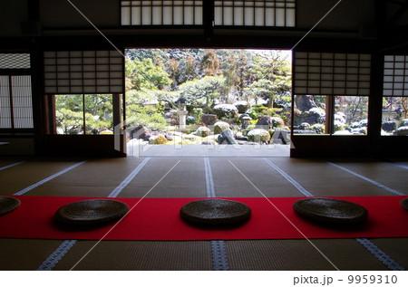 妙満寺 雪の庭(京都市左京区岩倉) 妙満寺 雪の庭(京都市左京区岩倉) 9959310