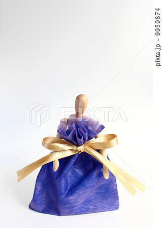 デッサン人形とプレゼント 9959874