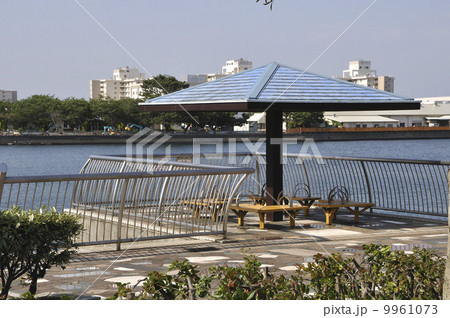 海辺の休憩所 海辺の休憩所 9961073