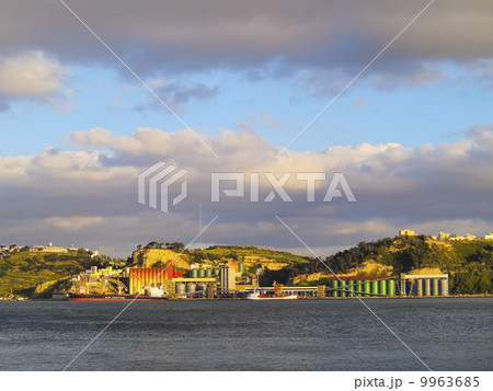 Tagus River in Lisbon 9963685