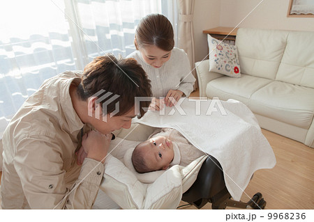 生後３か月　赤ちゃん 9968236