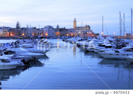 トラーニ　Trani　日暮れ 9970433