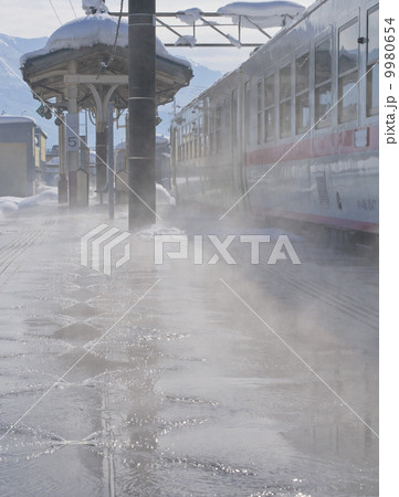 小出駅の只見線 9980654