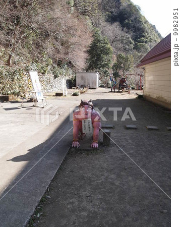 桃太郎神社　赤鬼 9982951
