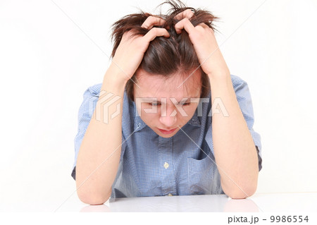 落ち込む 9986554