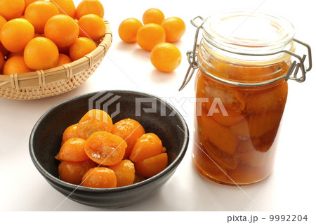 金柑の甘露煮　和菓子　金柑　白背景 9992204