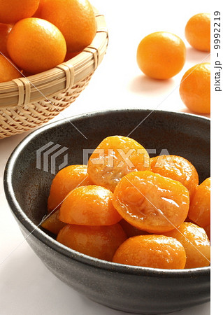 金柑の甘露煮 金柑 和菓子 白背景 金柑の甘露煮 金柑 和菓子 白背景 9992219