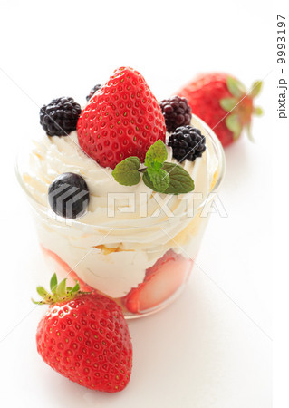 イチゴのトライフル イチゴのトライフル 9993197