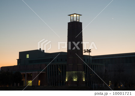 暮れなずむ高知工科大学 時計塔 暮れなずむ高知工科大学 時計塔 10001721