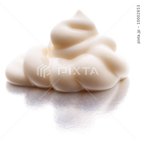 Mayonnaise swirl isolated on white background cutout Mayonnaise swirl isolated on white background cutout 10002653