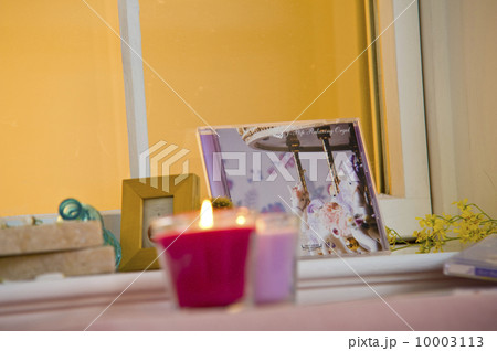 キャンドルとCDジャケット 10003113