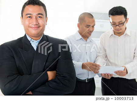 Southeast Asian business men 10003713