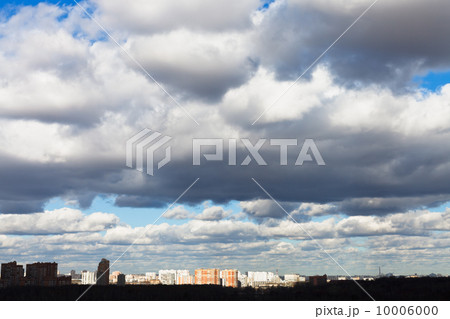 spring skyline and high sky with white clouds 10006000