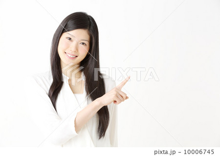 指差す・女性 10006745