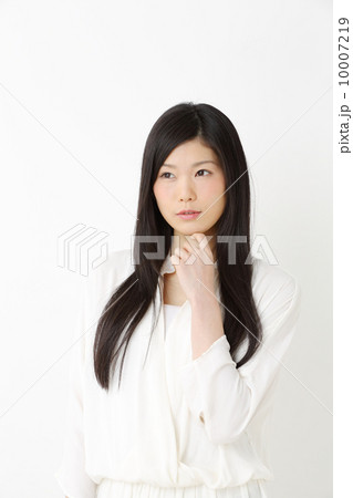 若い女性 若い女性 10007219