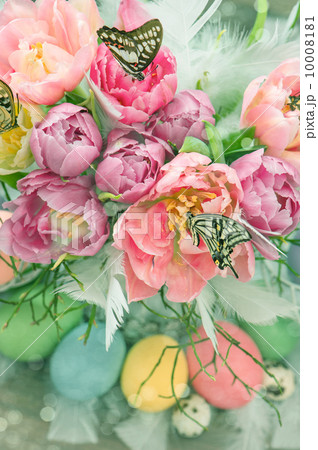 pink tulip flowers, butterflies and colored eggs 10008181