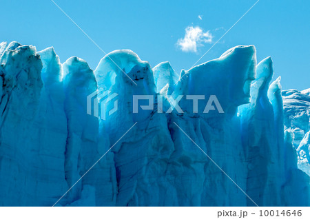 Blue ice of Perito Moreno Glacier, Argentina Blue ice of Perito Moreno Glacier, Argentina 10014646