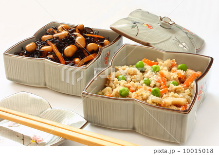 ひじきの煮物 卯の花 和食 白背景 ひじきの煮物 卯の花 和食 白背景 10015018