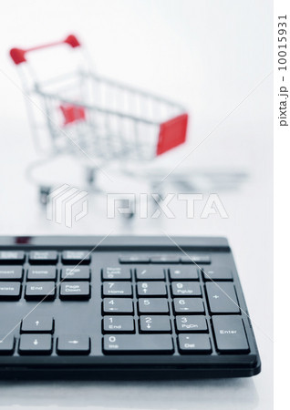 Online Shopping Concept 10015931