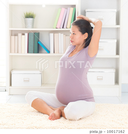 Relaxation yoga at home 10017162