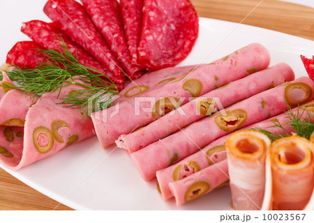 Salami, mortadella and bacon 10023567
