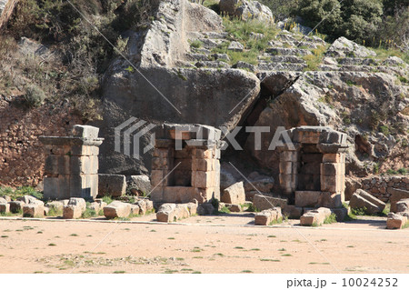 Ruins of the ancient city Delphi 10024252