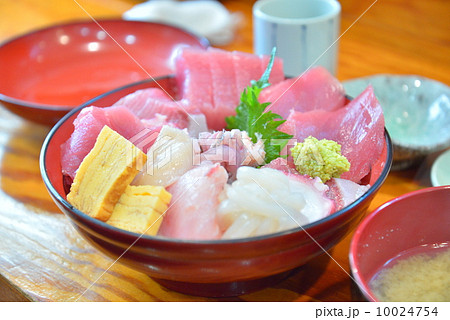 美味しい海鮮丼 10024754